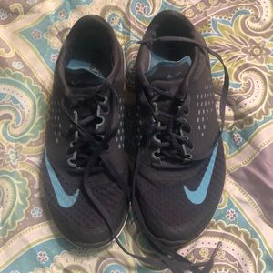 Women’s nikes size 6